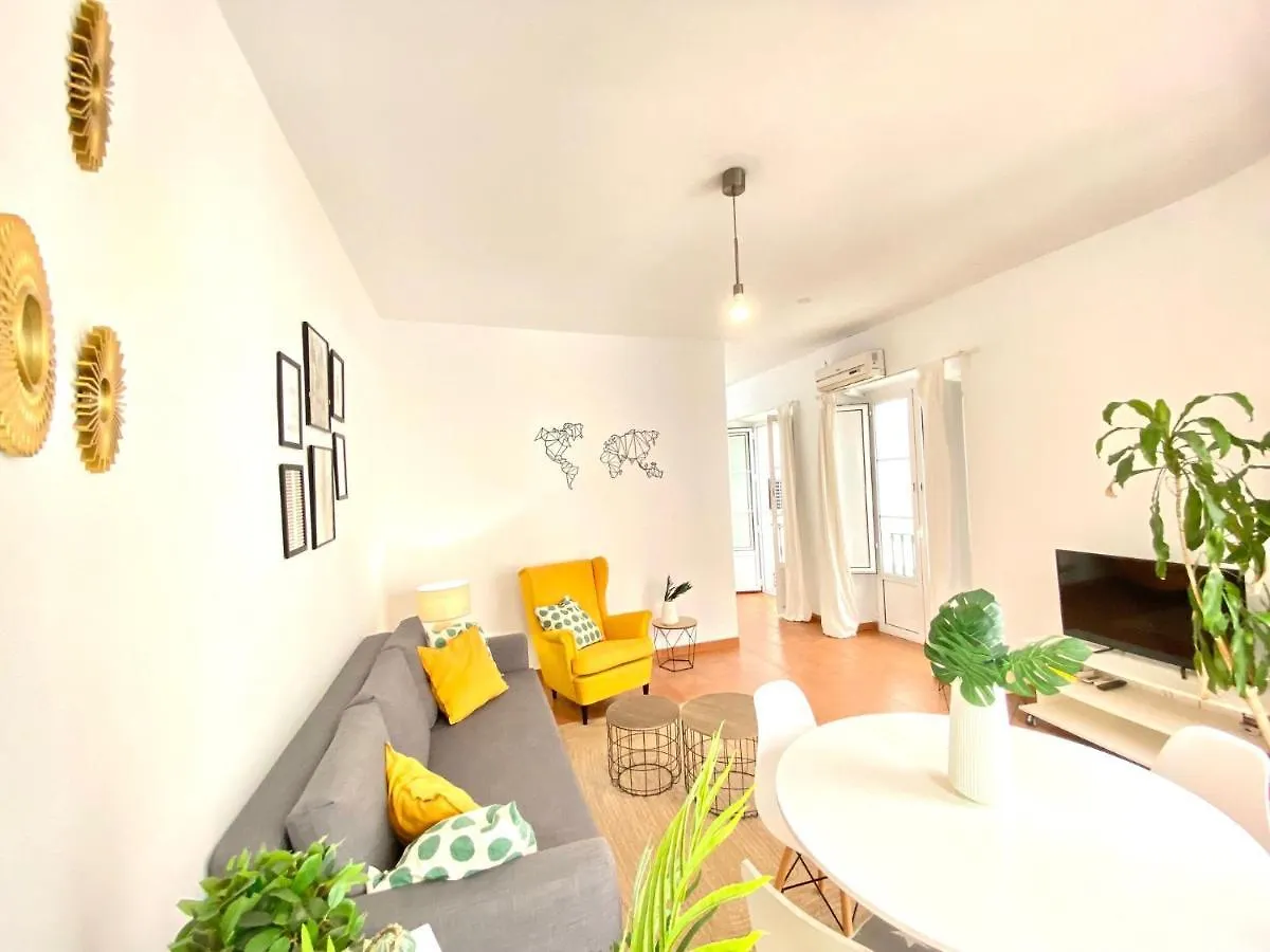 דירה סביליה Comfortable Studio Old Town, Parking Optional ספרד