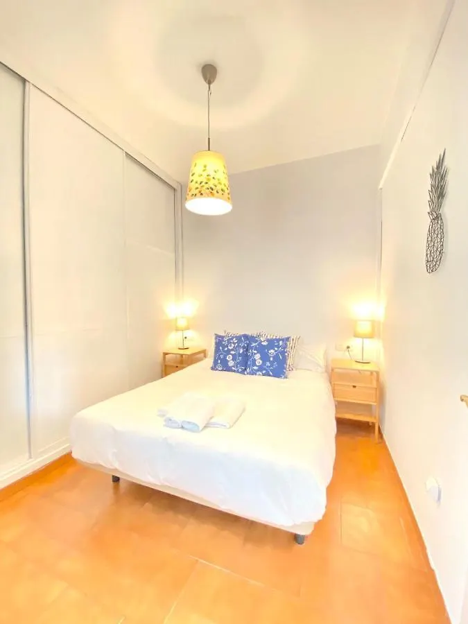 דירה סביליה Comfortable Studio Old Town, Parking Optional