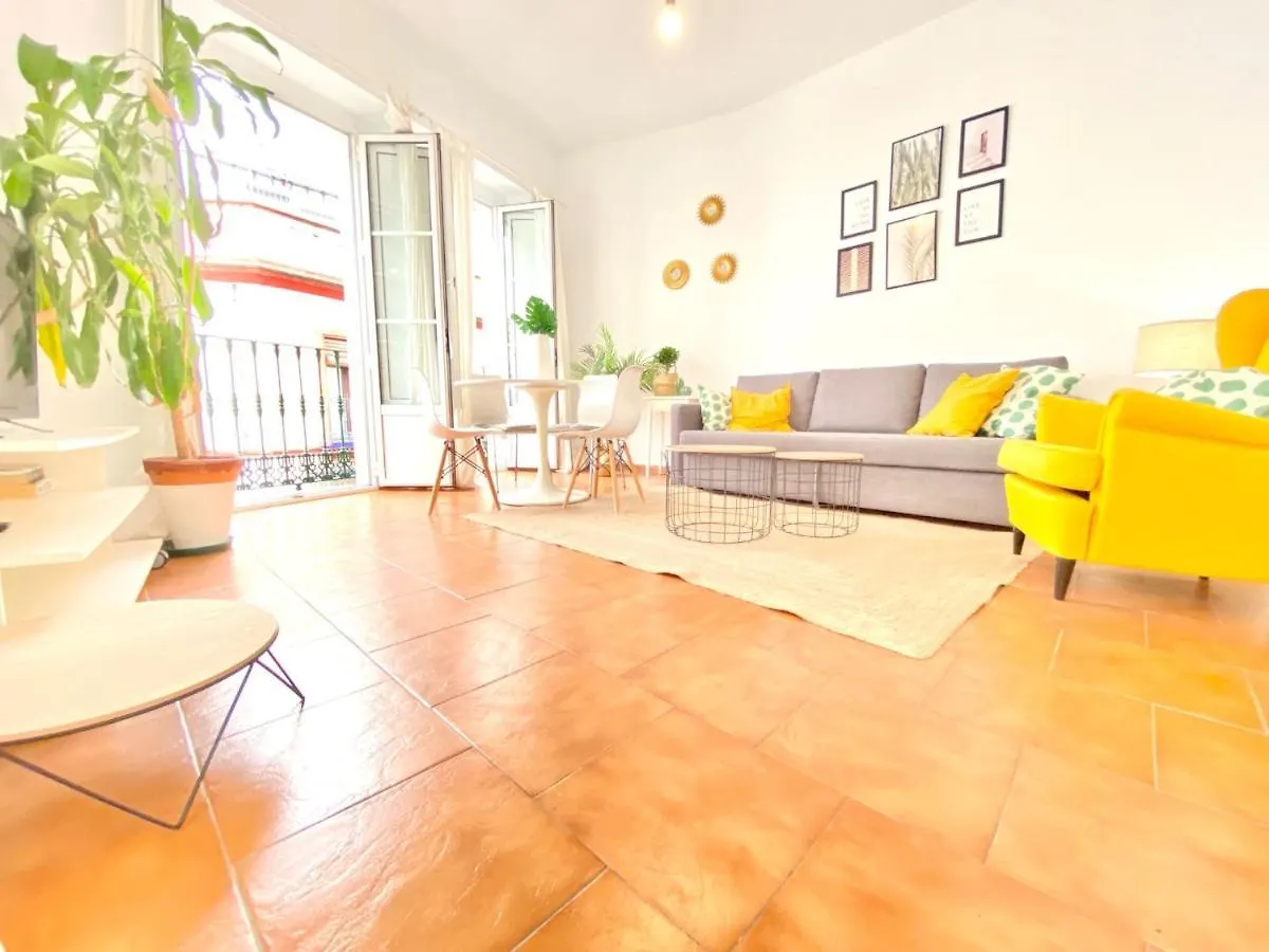 סביליה Comfortable Studio Old Town, Parking Optional ספרד