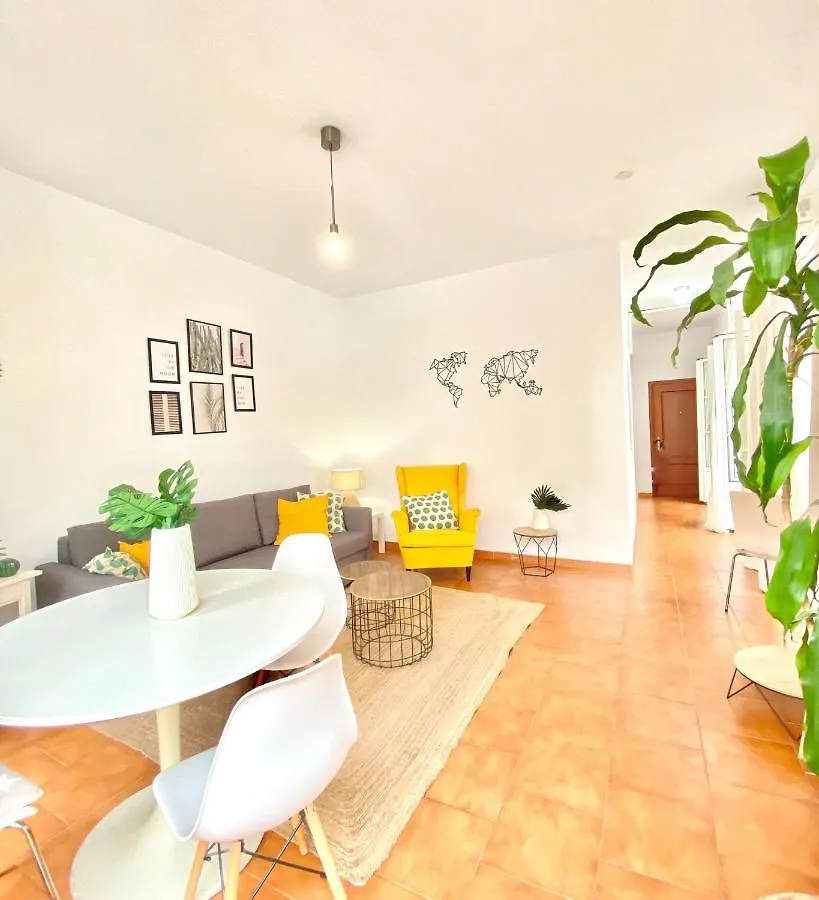 סביליה Comfortable Studio Old Town, Parking Optional ספרד