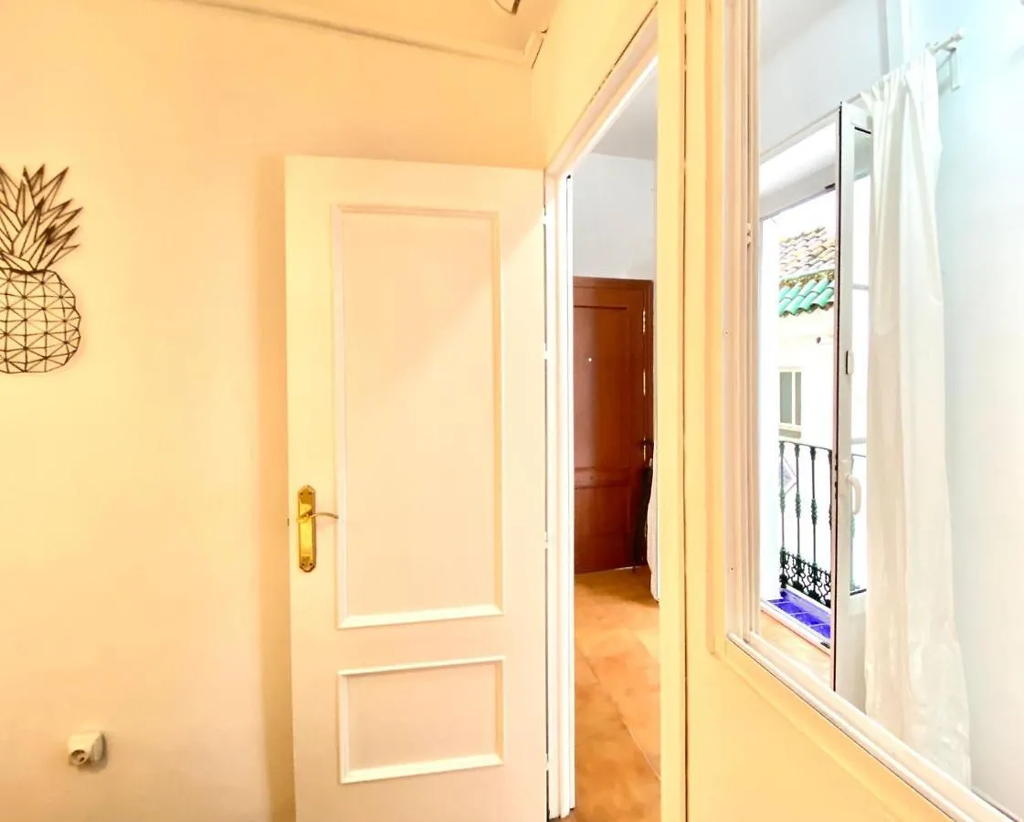סביליה Comfortable Studio Old Town, Parking Optional דירה
